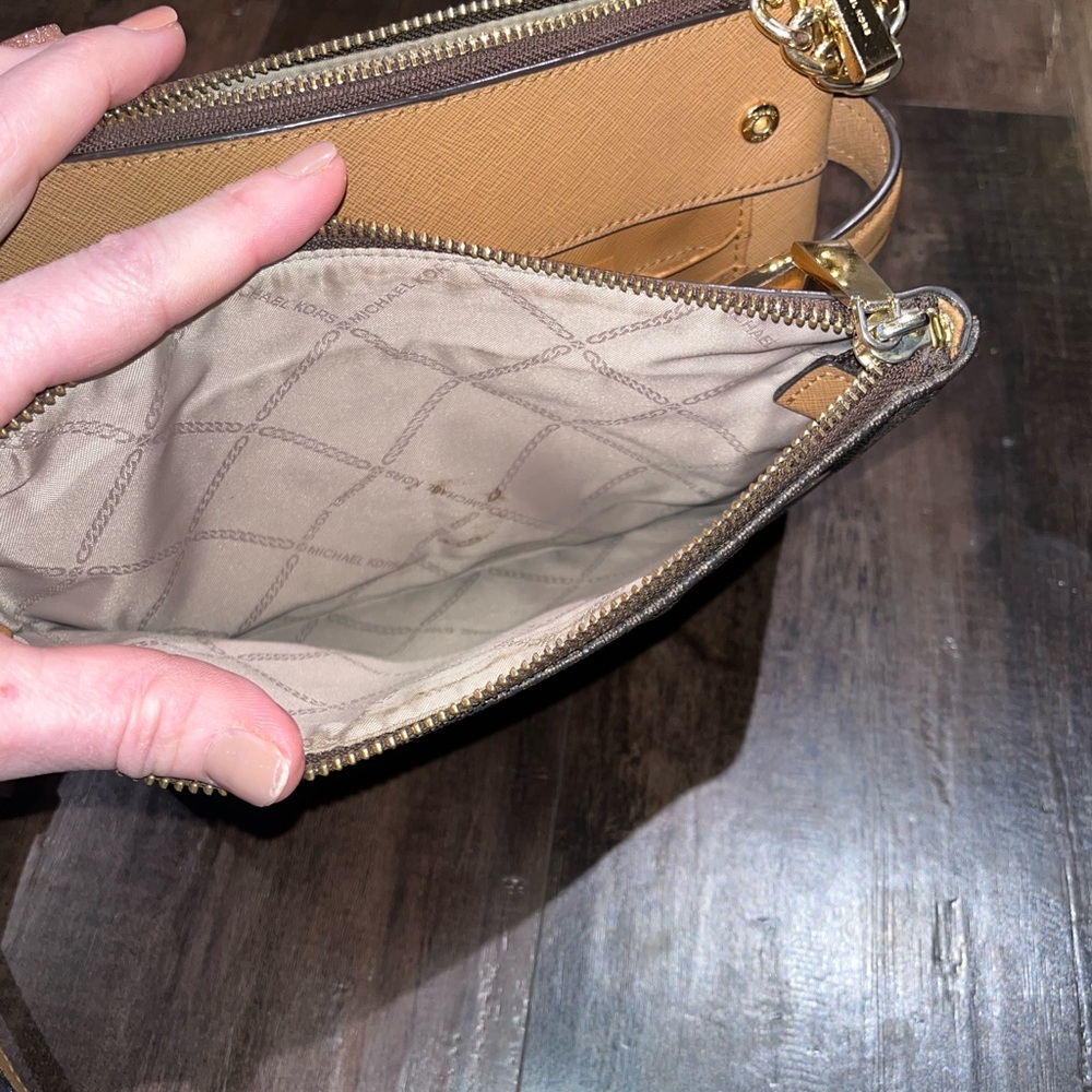 Michael Kors Karla Brown/Acorn/Gold Leather East West Crossbody - Picture 10 of 14